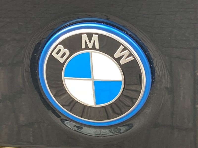 2026 (75) BMW 3 SERIES 330e 22.3 kWh M Sport 4dr Step Auto [Pro Pack] 5078104