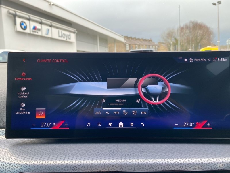 2026 (75) BMW 3 SERIES 330e 22.3 kWh M Sport 4dr Step Auto [Pro Pack] 5078090