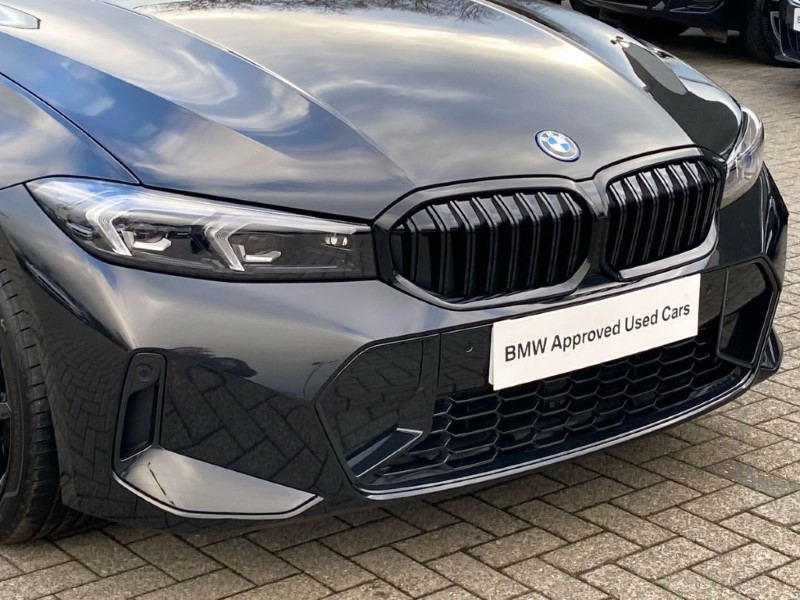 2026 (75) BMW 3 SERIES 330e 22.3 kWh M Sport 4dr Step Auto [Pro Pack] 5078101