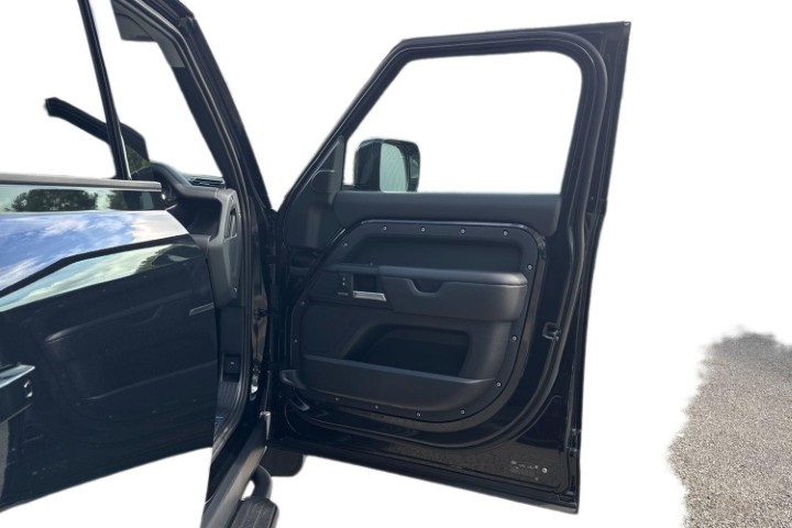 2026 (26) LAND ROVER DEFENDER 3.0 D350 X-Dynamic HSE 110 5dr Auto 5725846
