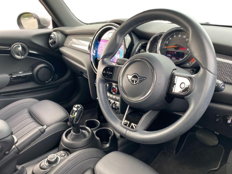 2022 (72) MINI HATCHBACK 1.5 Cooper Exclusive 3dr Auto 5104535