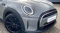 2022 (72) MINI HATCHBACK 1.5 Cooper Exclusive 3dr Auto 5104567