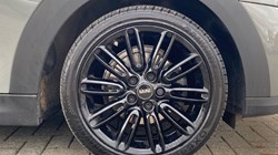 2022 (72) MINI HATCHBACK 1.5 Cooper Exclusive 3dr Auto 5104543
