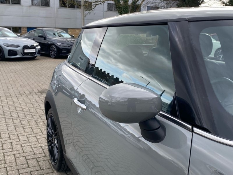 2022 (72) MINI HATCHBACK 1.5 Cooper Exclusive 3dr Auto 5104576