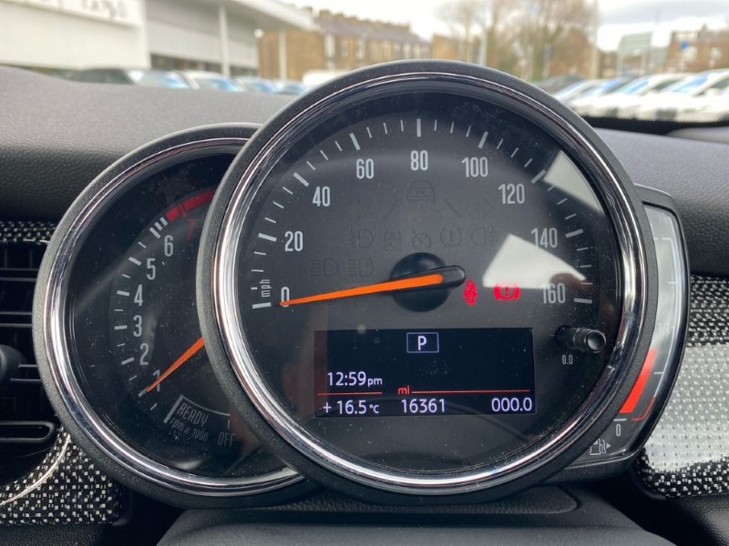 2022 (72) MINI HATCHBACK 1.5 Cooper Exclusive 3dr Auto 5104538