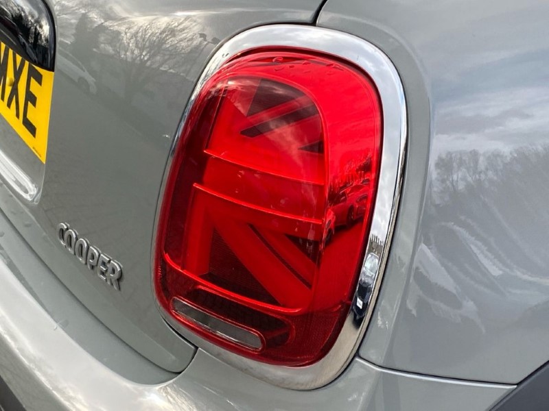 2022 (72) MINI HATCHBACK 1.5 Cooper Exclusive 3dr Auto 5104573