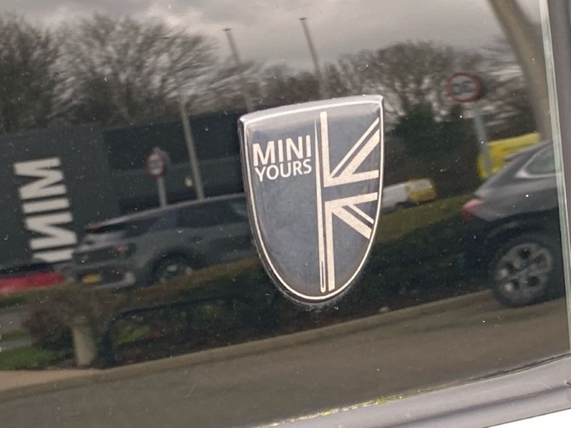 2022 (72) MINI HATCHBACK 1.5 Cooper Exclusive 3dr Auto 5104569