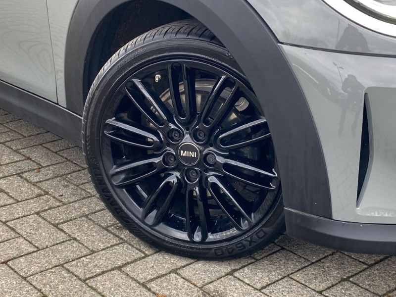 2022 (72) MINI HATCHBACK 1.5 Cooper Exclusive 3dr Auto 5104570