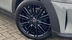 2022 (72) MINI HATCHBACK 1.5 Cooper Exclusive 3dr Auto 5104570