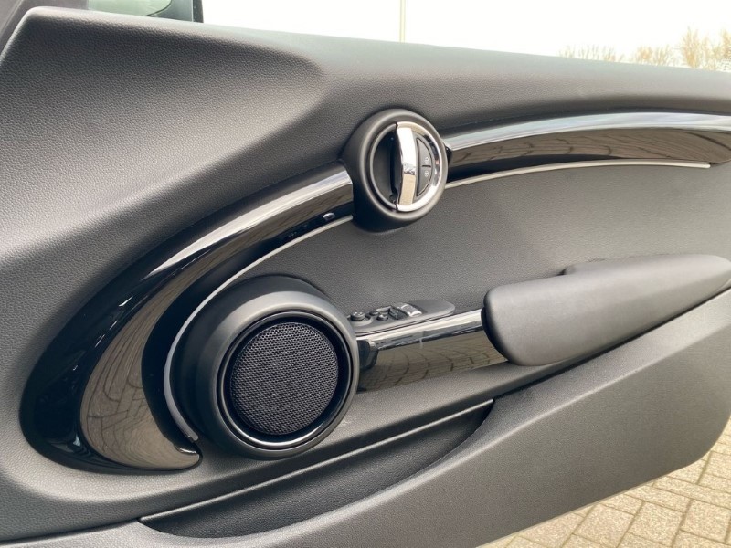 2022 (72) MINI HATCHBACK 1.5 Cooper Exclusive 3dr Auto 5104550