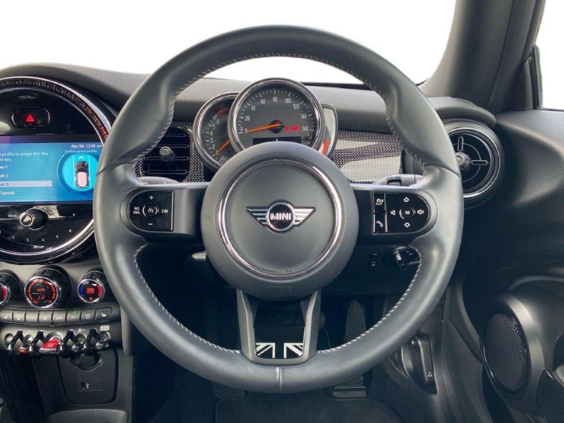 2022 (72) MINI HATCHBACK 1.5 Cooper Exclusive 3dr Auto 5104534