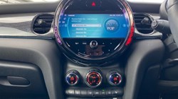2022 (72) MINI HATCHBACK 1.5 Cooper Exclusive 3dr Auto 5104537