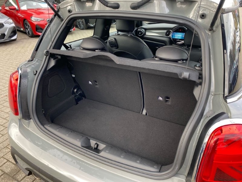 2022 (72) MINI HATCHBACK 1.5 Cooper Exclusive 3dr Auto 5104566