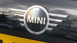2022 (72) MINI HATCHBACK 1.5 Cooper Exclusive 3dr Auto 5104571