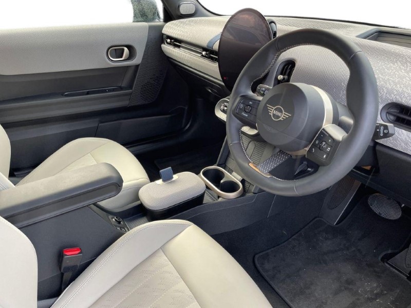 2024 (24) MINI COOPER 2.0 S Exclusive 3dr Auto 5069218