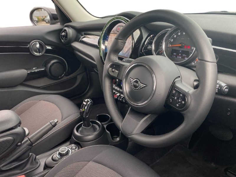 2023 (23) MINI HATCHBACK 1.5 Cooper Classic Premium 5dr Auto 5078863