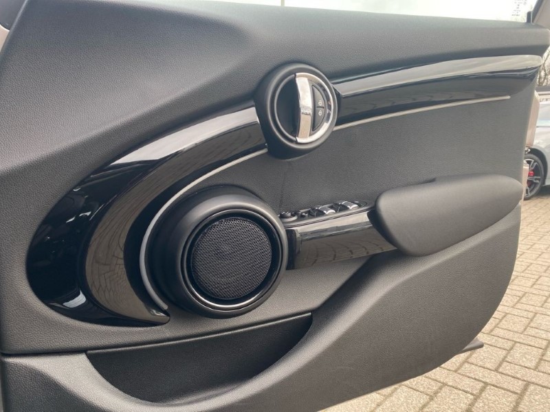 2023 (23) MINI HATCHBACK 1.5 Cooper Classic Premium 5dr Auto 5078878