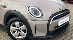 2023 (23) MINI HATCHBACK 1.5 Cooper Classic Premium 5dr Auto 5078895