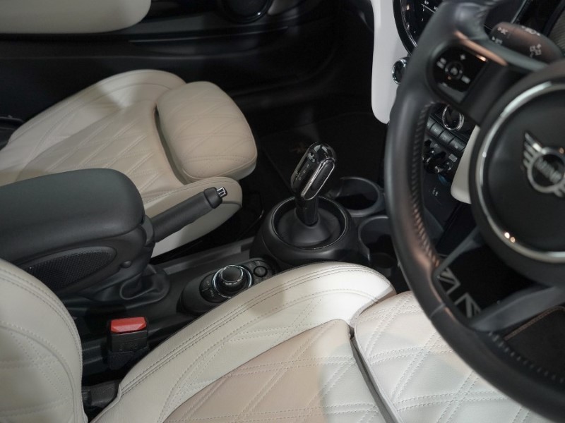 2023 (23) MINI HATCHBACK 1.5 Cooper Exclusive Premium 3dr Auto 5057465