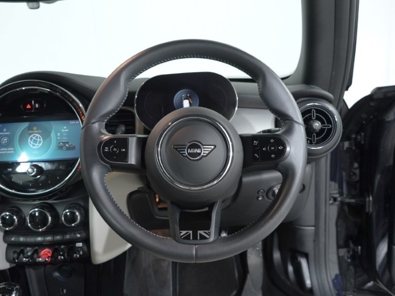 2023 (23) MINI HATCHBACK 1.5 Cooper Exclusive Premium 3dr Auto 5057460