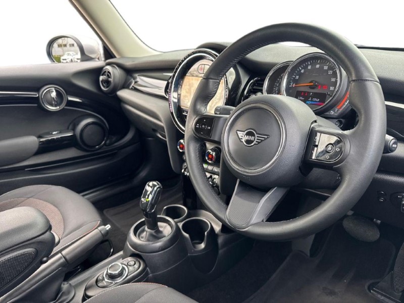 2023 (23) MINI HATCHBACK 1.5 Cooper Classic 3dr Auto 5162052