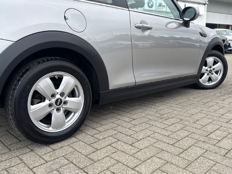 2023 (23) MINI HATCHBACK 1.5 Cooper Classic 3dr Auto 5162088