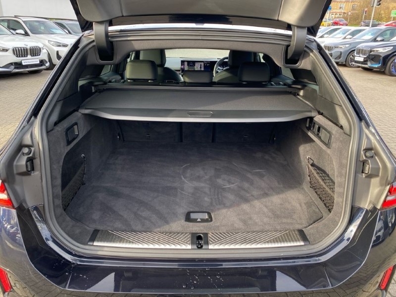 2025 (75) BMW 5 SERIES 530e M Sport Pro 5dr Auto 5076599