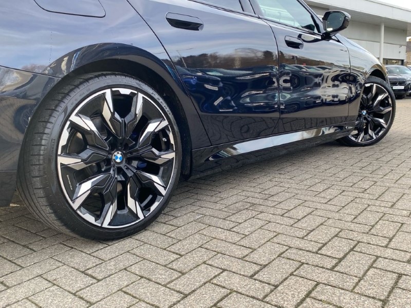 2025 (75) BMW 5 SERIES 530e M Sport Pro 5dr Auto 5076634