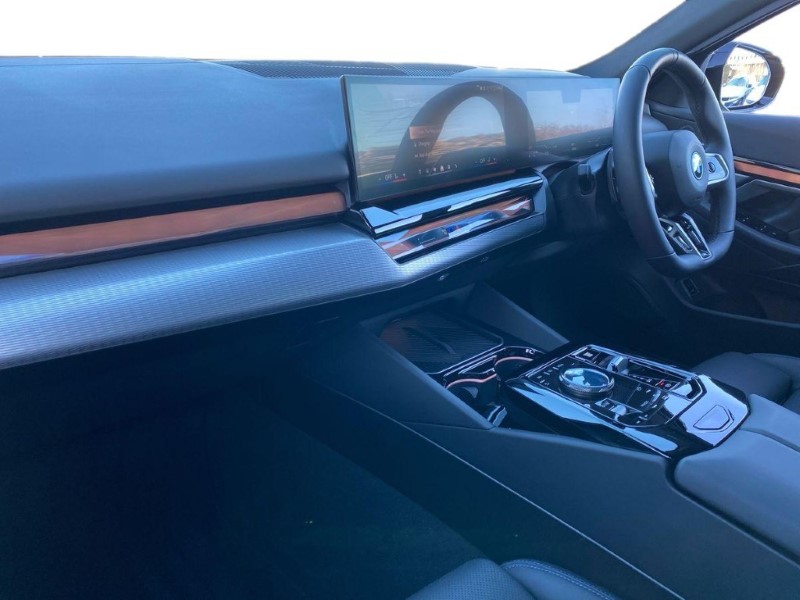 2025 (75) BMW 5 SERIES 530e M Sport Pro 5dr Auto 5057746