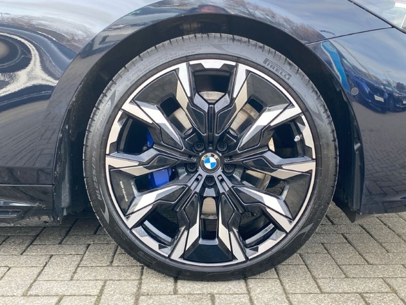 2025 (75) BMW 5 SERIES 530e M Sport Pro 5dr Auto 5076600