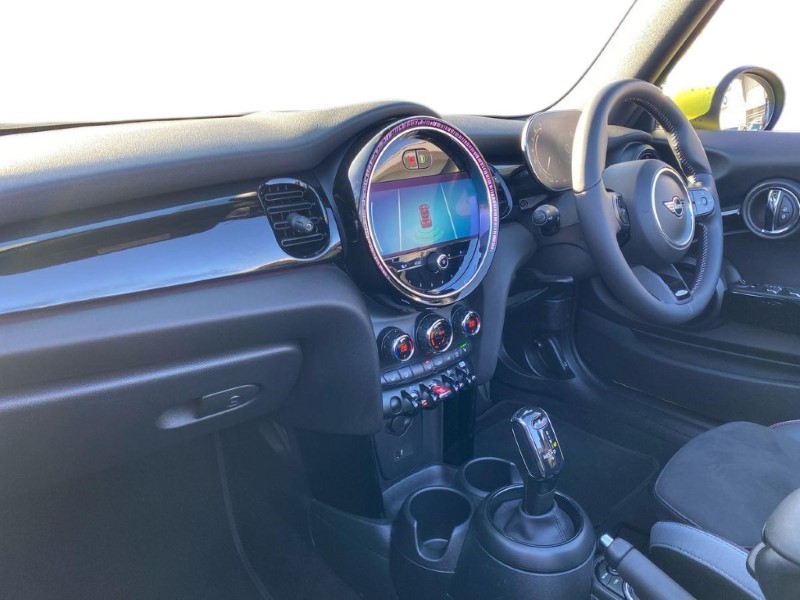 2024 (73) MINI CONVERTIBLE 1.5 Cooper Sport Premium 2dr Auto 5072642