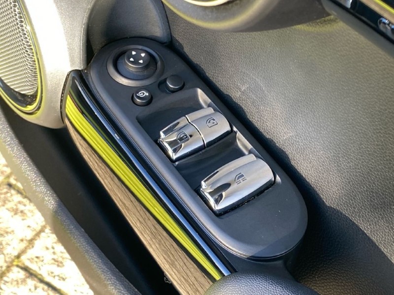 2024 (73) MINI CONVERTIBLE 1.5 Cooper Sport Premium 2dr Auto 5072657