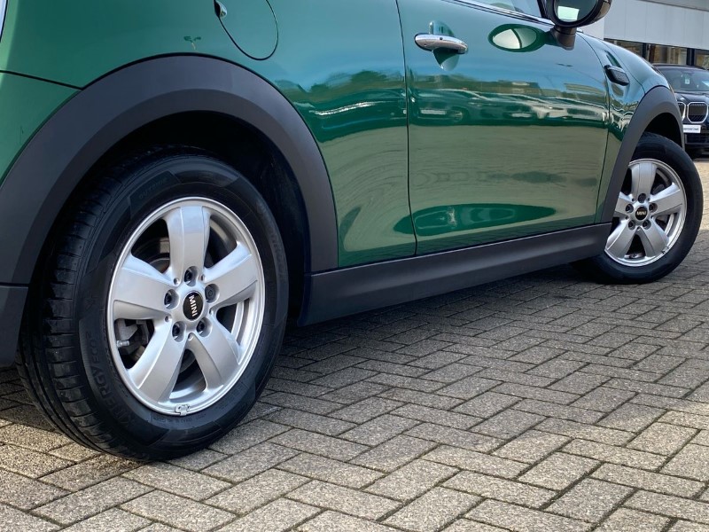 2022 (72) MINI HATCHBACK 1.5 Cooper Classic 3dr Auto 5073951