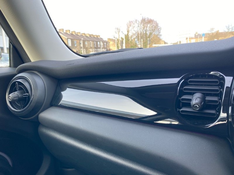 2022 (72) MINI HATCHBACK 1.5 Cooper Classic 3dr Auto 5073937