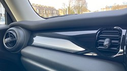 2022 (72) MINI HATCHBACK 1.5 Cooper Classic 3dr Auto 5073937