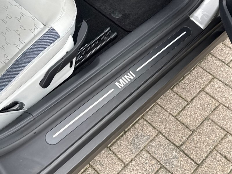 2024 (74) MINI COOPER 160kW SE Classic 54kWh 3dr Auto 5162025