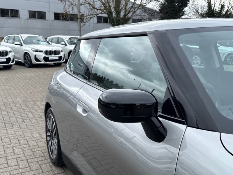 2024 (74) MINI COOPER 160kW SE Classic 54kWh 3dr Auto 5162037