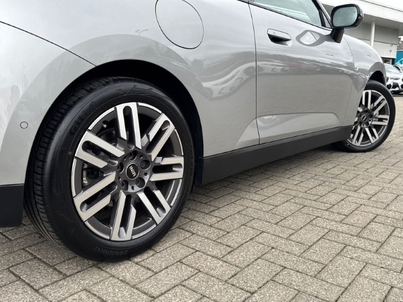 2024 (74) MINI COOPER 160kW SE Classic 54kWh 3dr Auto 5162035