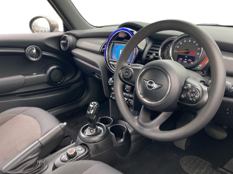 2019 (68) MINI CONVERTIBLE 1.5 Cooper II 2dr Auto 5087968