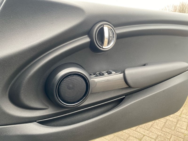 2019 (68) MINI CONVERTIBLE 1.5 Cooper II 2dr Auto 5087983