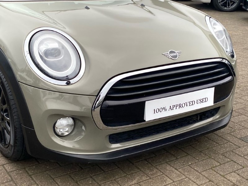 2019 (68) MINI CONVERTIBLE 1.5 Cooper II 2dr Auto 5087999