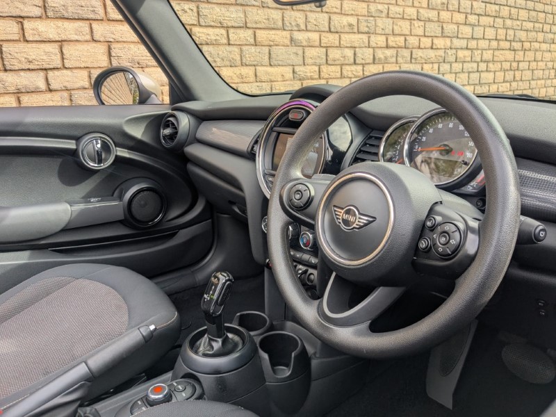 2019 (68) MINI CONVERTIBLE 1.5 Cooper II 2dr Auto 5072490