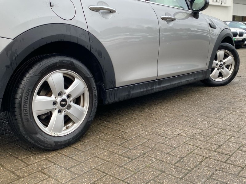 2023 (23) MINI HATCHBACK 1.5 Cooper Classic Premium Plus 5dr Auto 5115236
