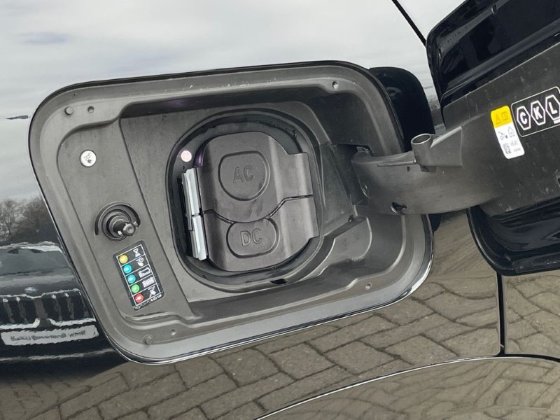 2024 (24) BMW iX2 150kW eDrive20 M Sport 65kWh 5dr Auto 5119834