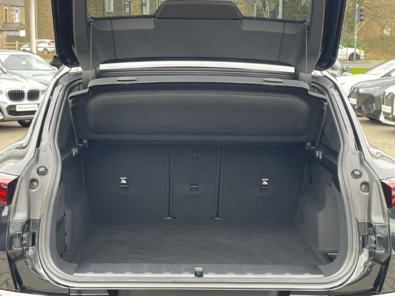 2024 (24) BMW iX2 150kW eDrive20 M Sport 65kWh 5dr Auto 5119798