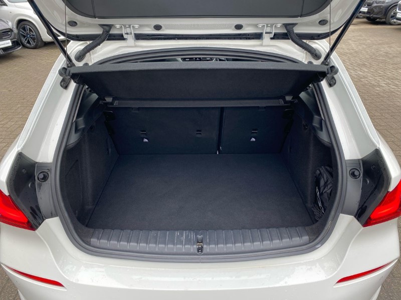 2024 (24) BMW 1 SERIES 116d SE 5dr Step Auto [Live Cockpit Professional] 5149394