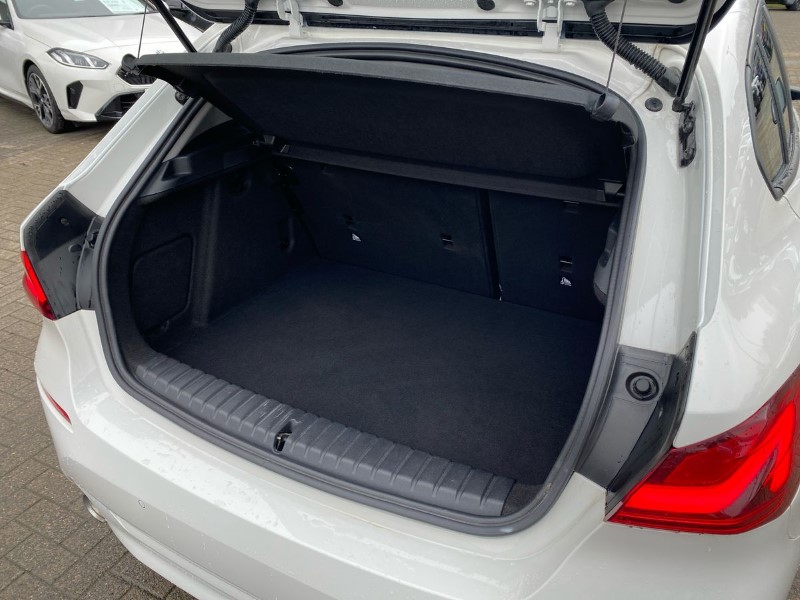 2024 (24) BMW 1 SERIES 116d SE 5dr Step Auto [Live Cockpit Professional] 5149418