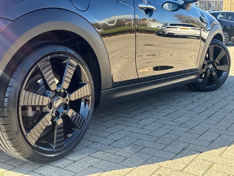 2023 (23) MINI HATCHBACK 1.5 Cooper Exclusive Premium 3dr Auto 5187043