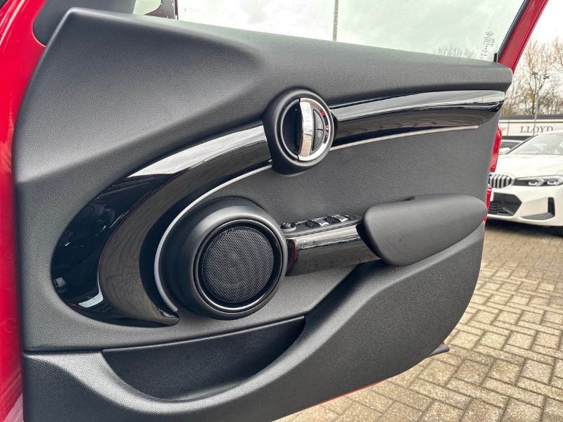 2022 (22) MINI HATCHBACK 1.5 Cooper Classic 5dr Auto 5182469