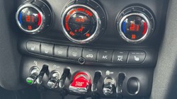 2022 (22) MINI HATCHBACK 1.5 Cooper Classic 3dr 5249349